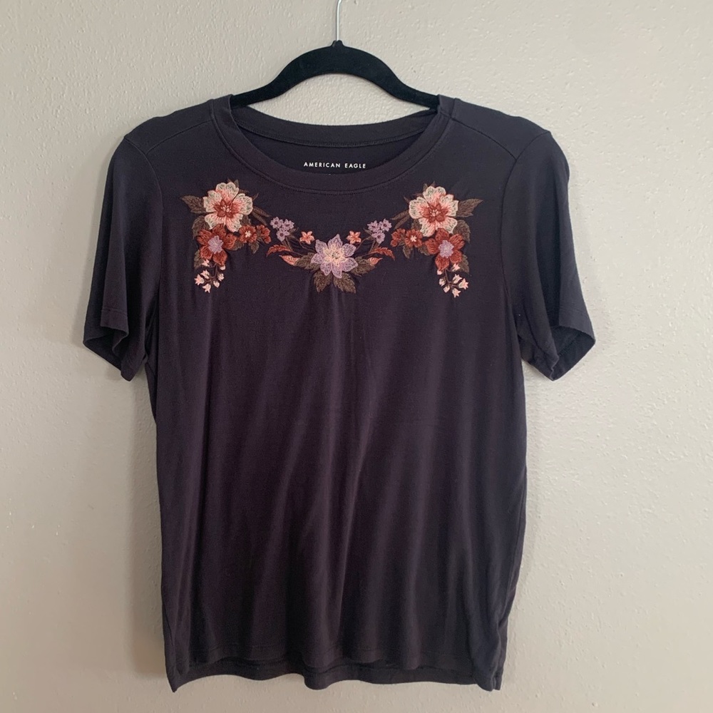 Women’s Floral Embroidered Tee